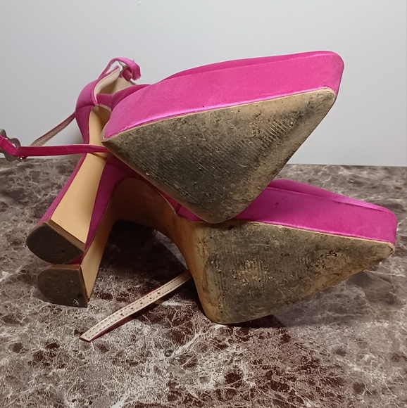 Elegant Pink Women's Shoes - Picture 2 of 4